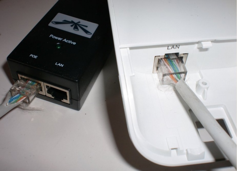 File:Ubiquiti-nanostation-loco4.jpeg