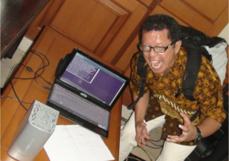 File:Pak Onno 2TB.JPG