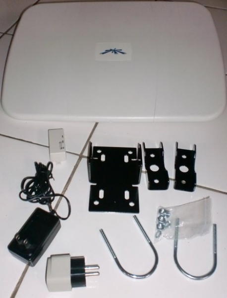 File:Ubiquiti-powerstation2-1.jpeg