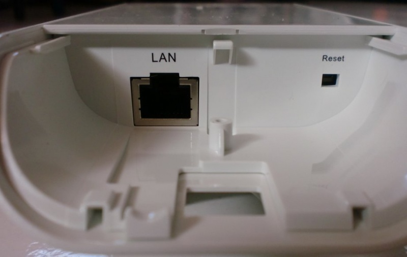 File:Ubiquiti-nanostation-loco3.jpeg
