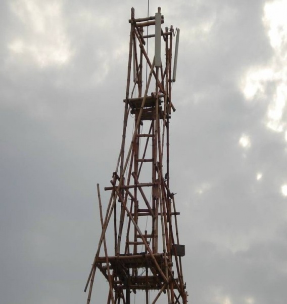 File:Tower-bambu-rt-rw-net.jpg